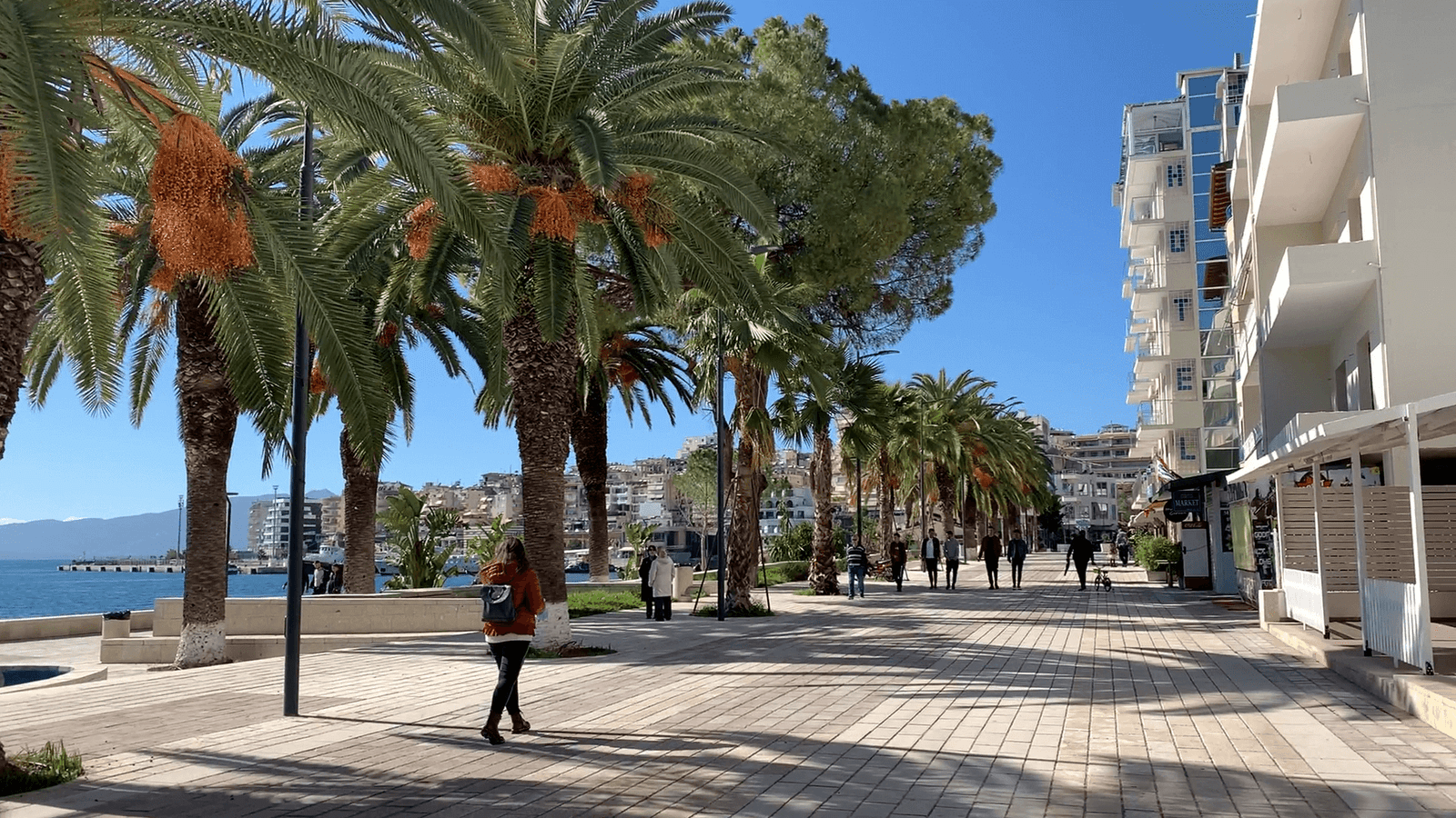 walking promenade strand